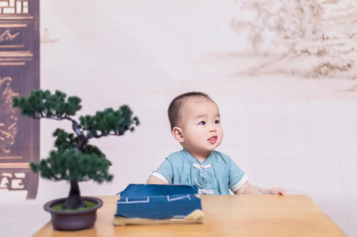 安徽宝宝半夜吐了怎么回事